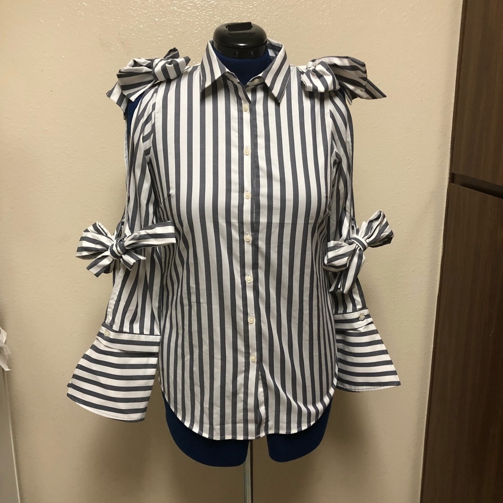 Banana Republic Gray and white long  sleeve shirt